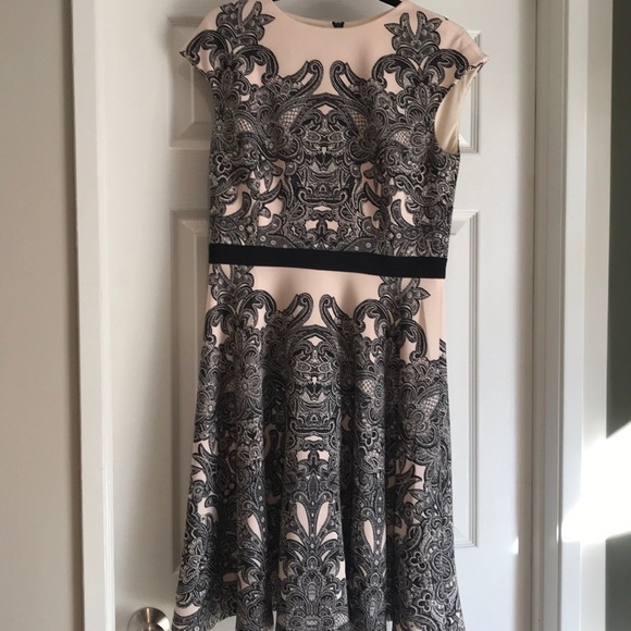 Maggy London Dresses & Skirts - Maggy London midi dress